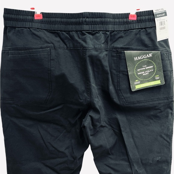 Haggar The Active Series Slim/Straight Fit Flat Front Pants Black Men Size 42x30 - Picture 9 of 12